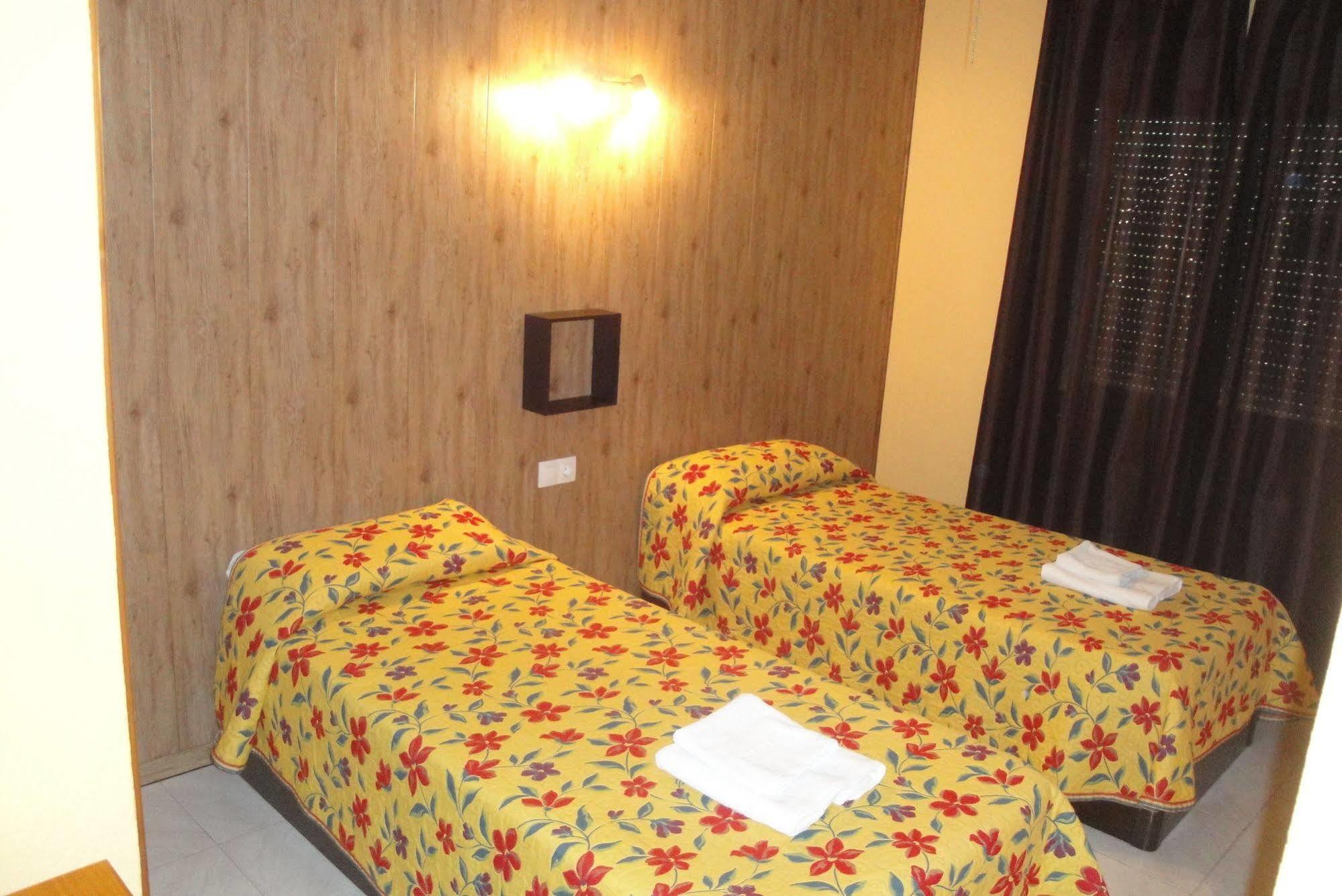 Hostal Cristina Denia Exterior photo