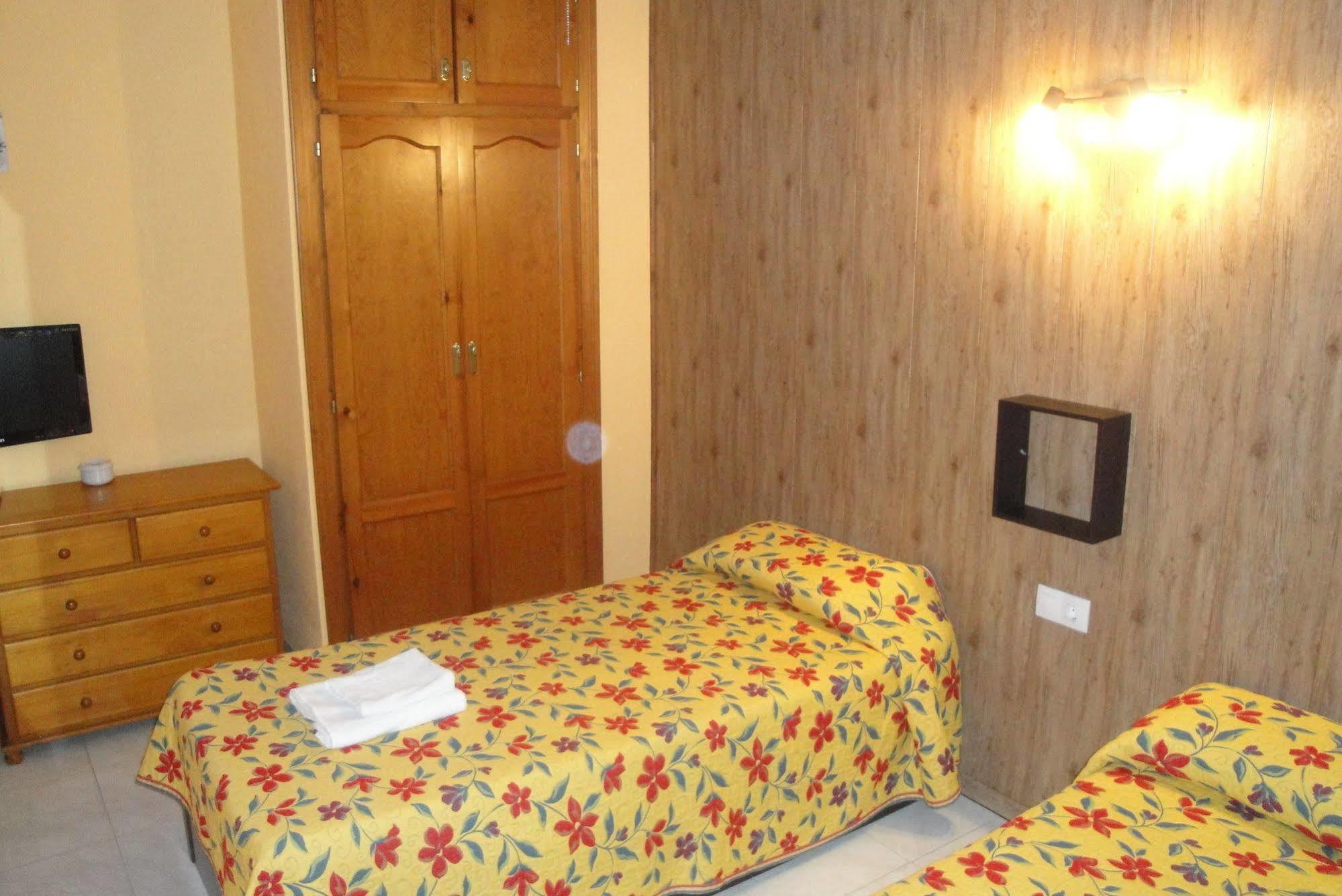 Hostal Cristina Denia Exterior photo
